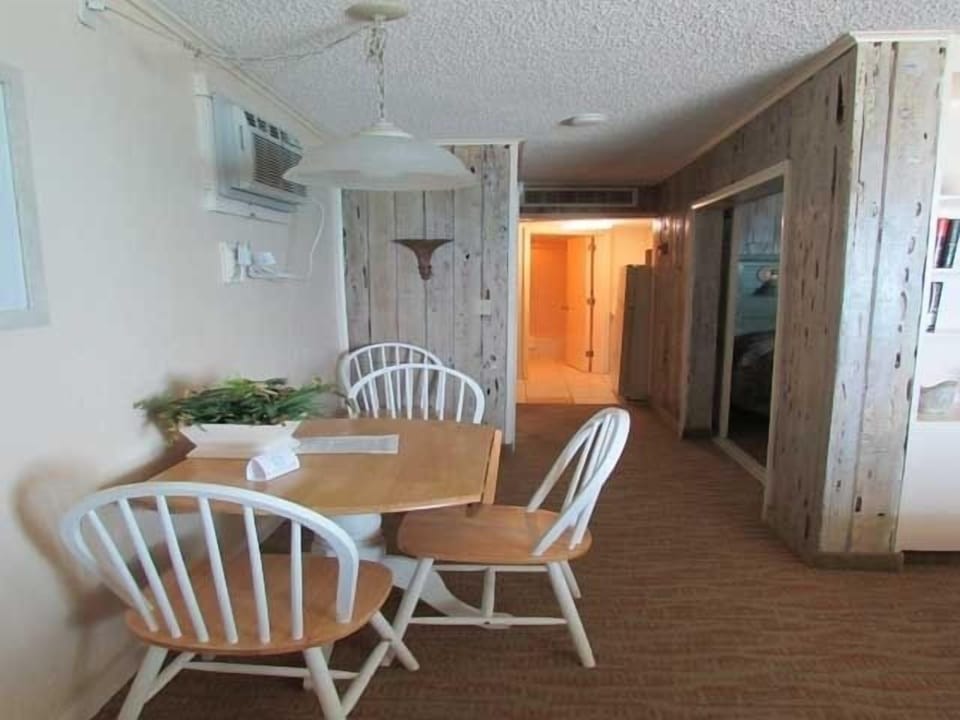 Studio | In-room dining