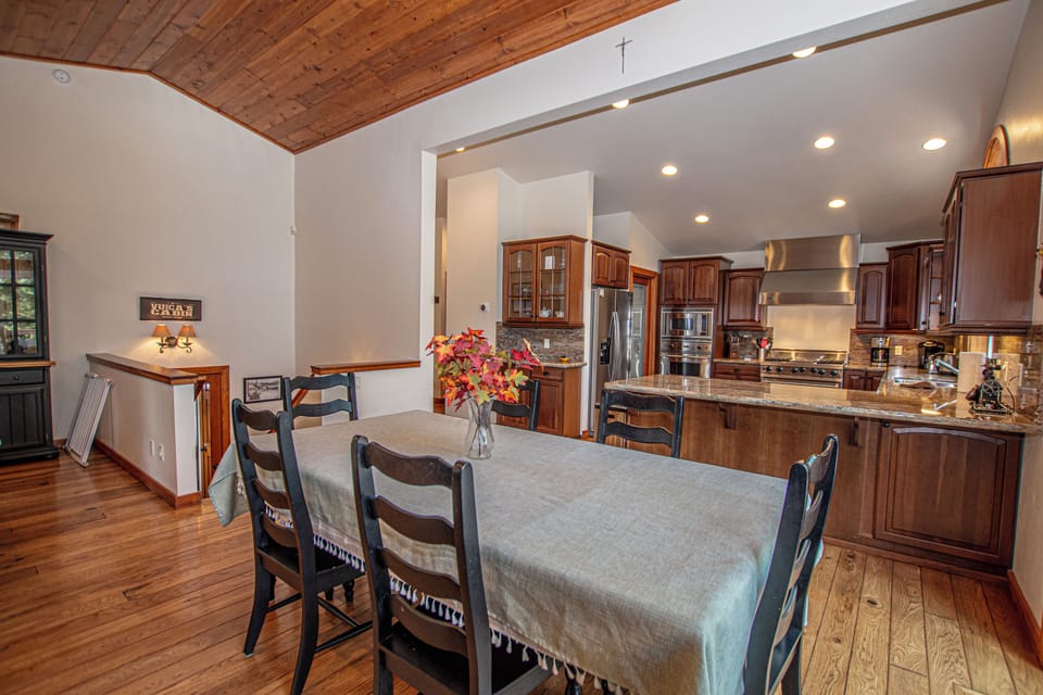 Tahoe Haven - Dining Area
