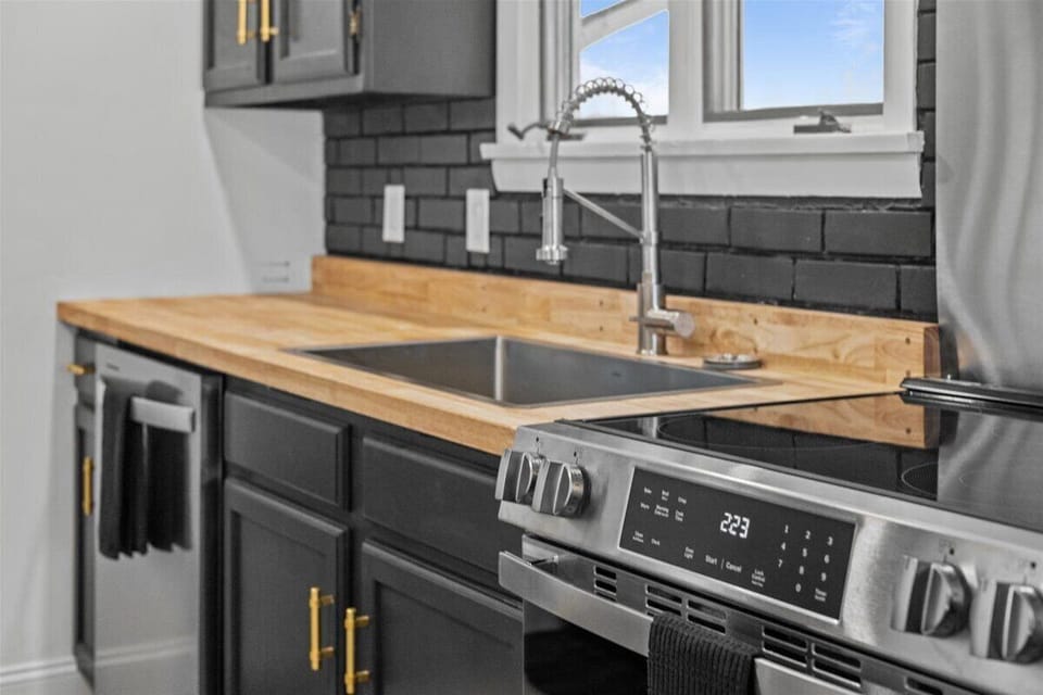 Mountain View Apartment: Minutes to Skiing, Food! (4724)