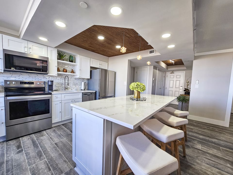 Condo, 3 Bedrooms | Private kitchen | Coffee/tea maker, fridge, oven, toaster