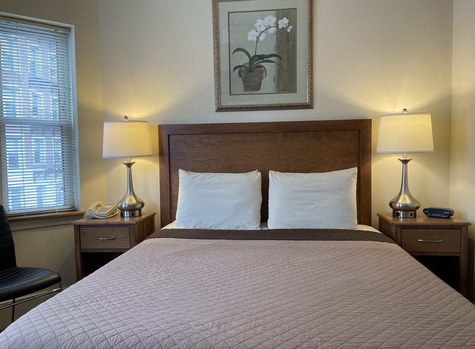 Economy Double Room, Ensuite | Hypo-allergenic bedding, pillowtop beds, iron/ironing board, free WiFi