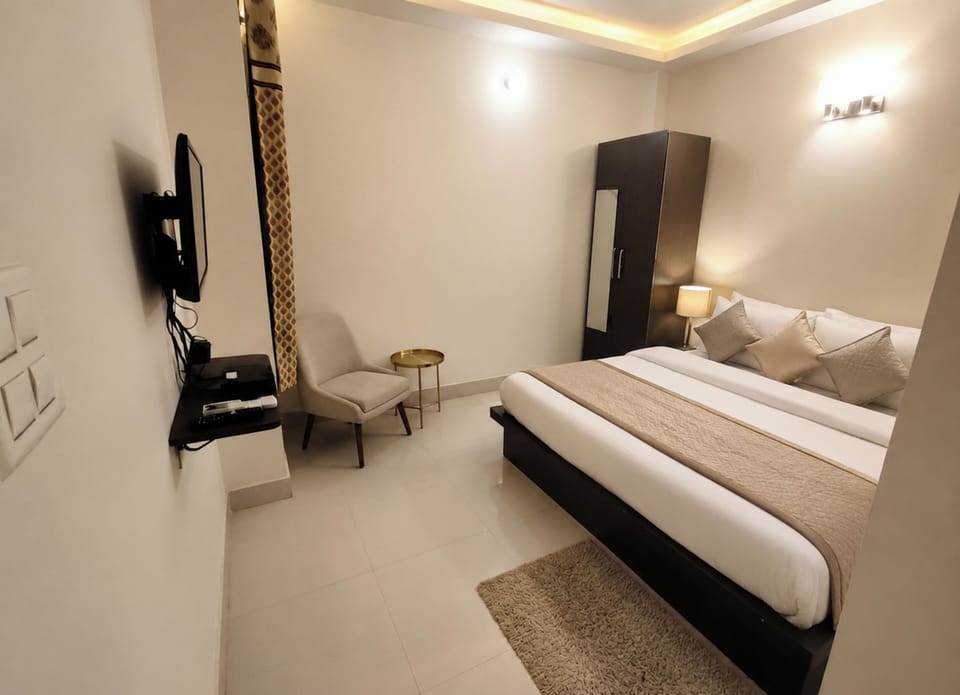 Premium bedding, memory foam beds, individually furnished, desk