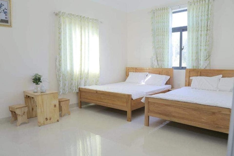 Double Room, 2 Queen Beds, Pets Allowed | Desk, blackout drapes, soundproofing