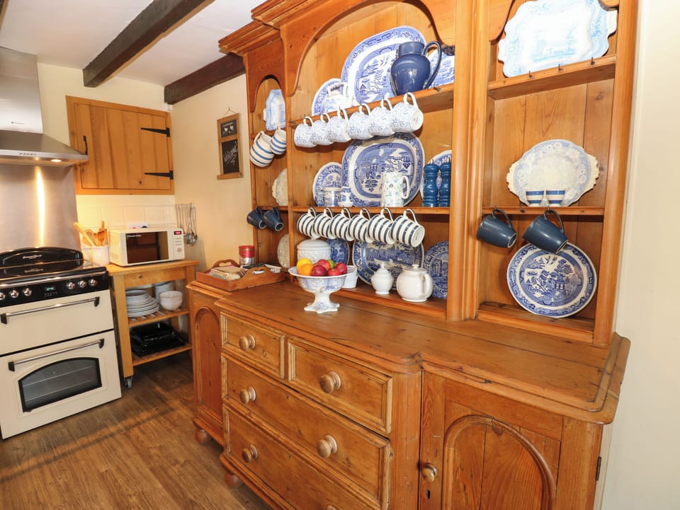 Dishwasher, cookware/dishes/utensils