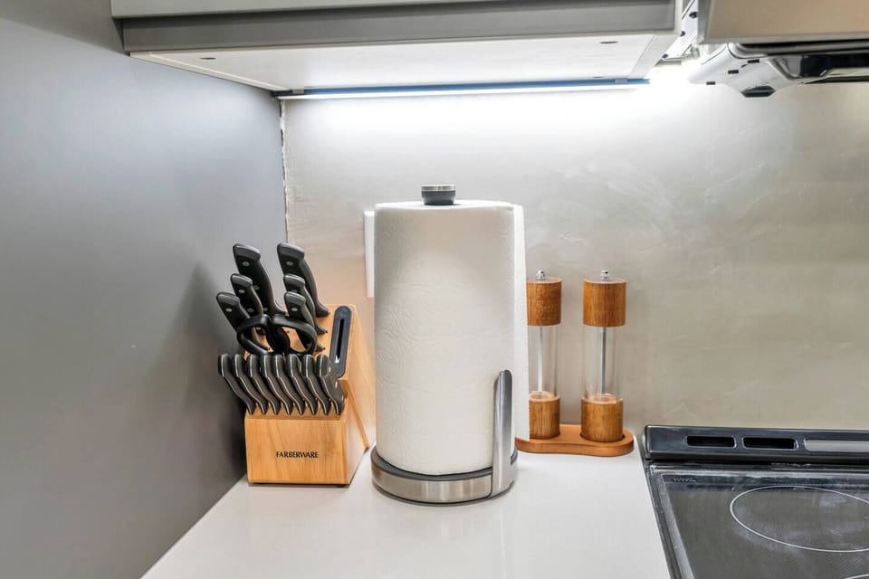 Knife set and spices