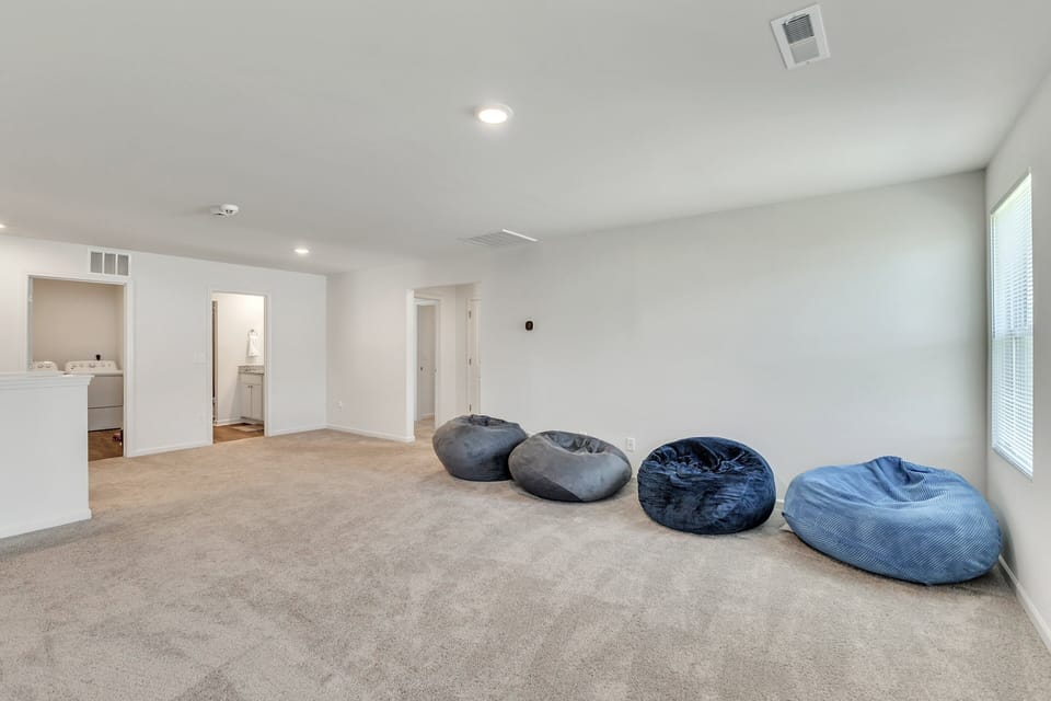 Floor, Flooring, Furniture, Architecture, Building