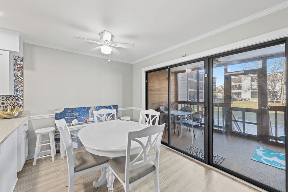 Enjoy a home cooked meal at the dining table, comfortably seating 4!