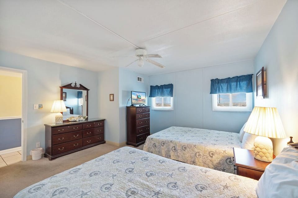 With Beachy Blues throughout, you'll wake up feeling apart of the ocean!