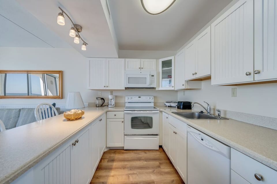 Full Size Appliances and all the Conveniences of Home!