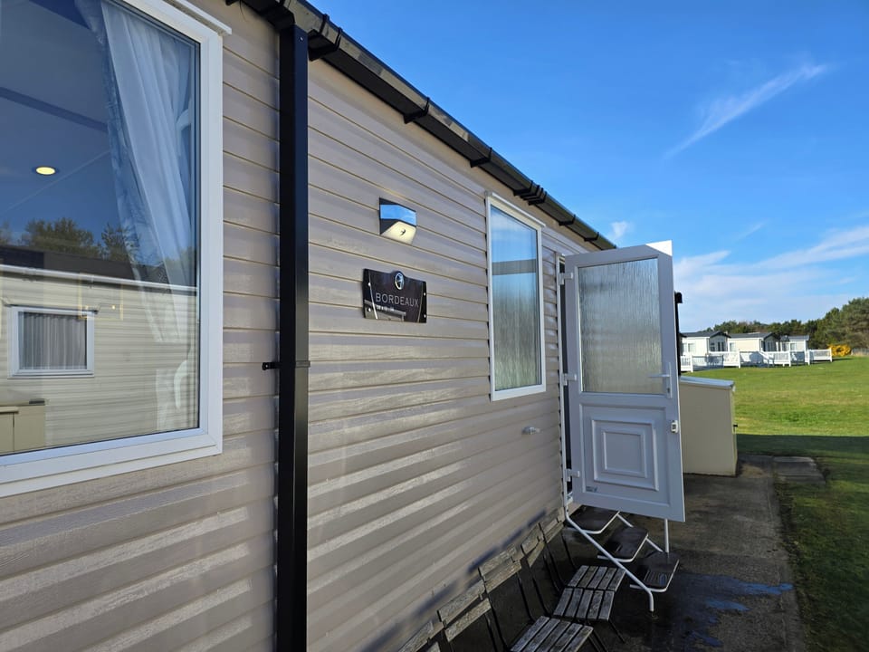 Cabin | Exterior detail