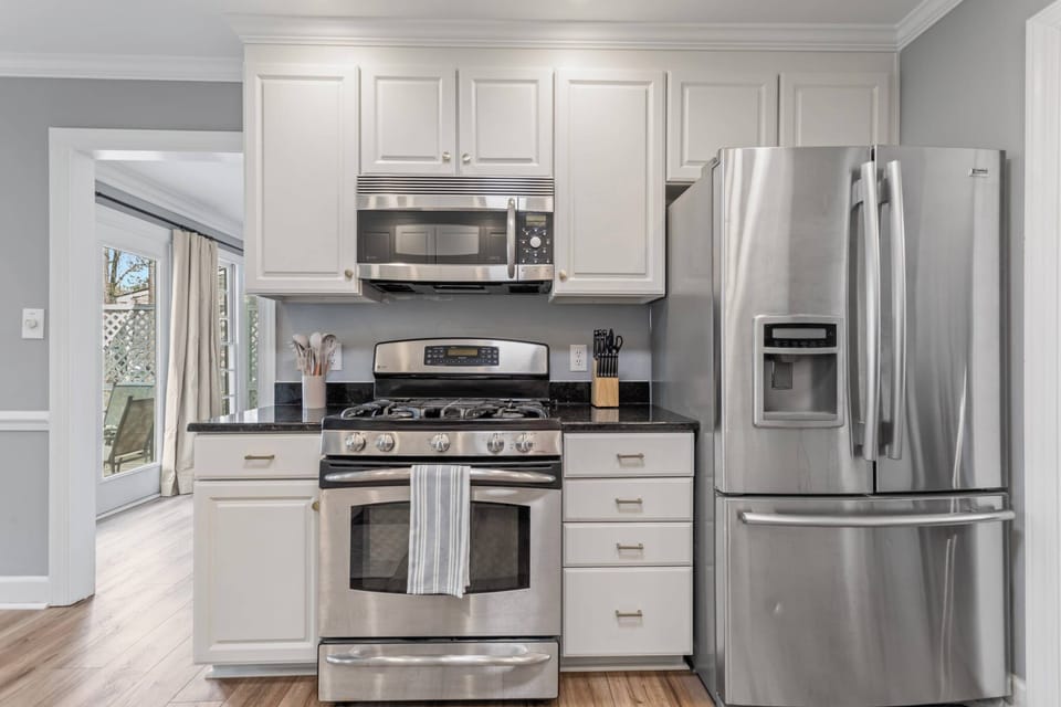 This home has a gas range.