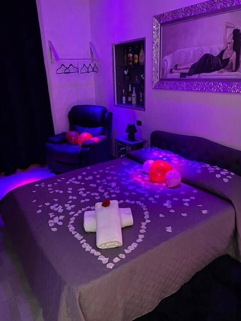 Desk, soundproofing, iron/ironing board, free WiFi