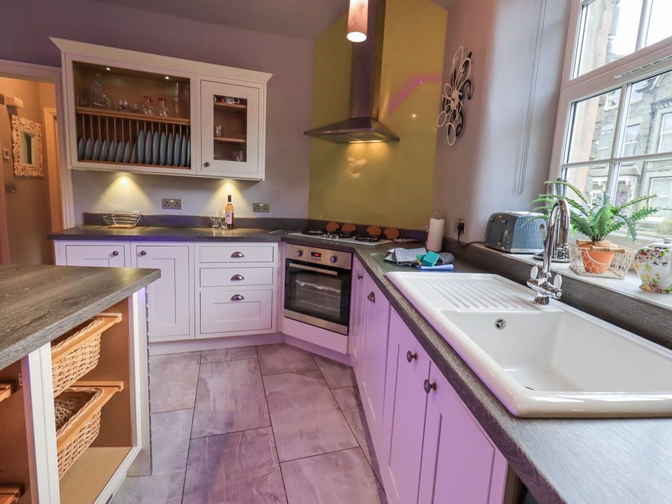 Dishwasher, cookware/dishes/utensils