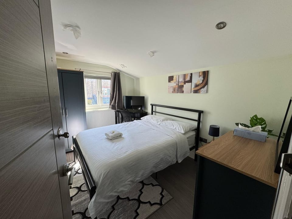 Double Room, Shared Bathroom (1) | Egyptian cotton sheets, premium bedding, memory foam beds