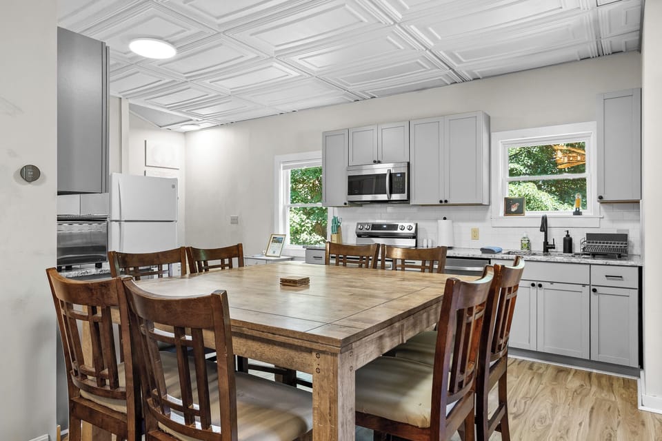 Dining/Kitchen