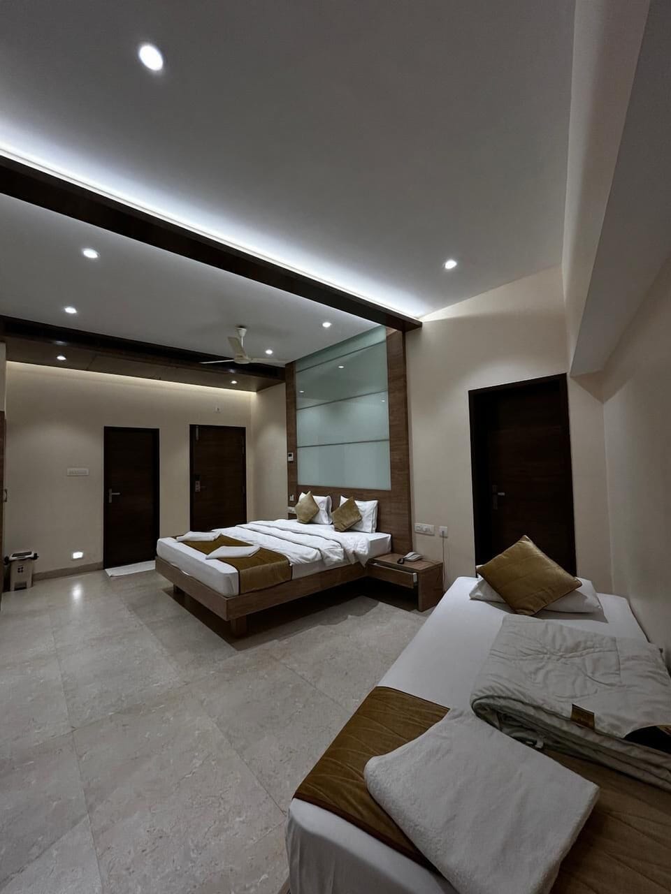 Premium Triple Room | Desk, soundproofing, free WiFi