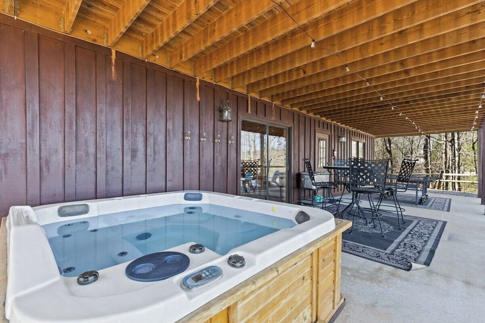 Relax in the hottub