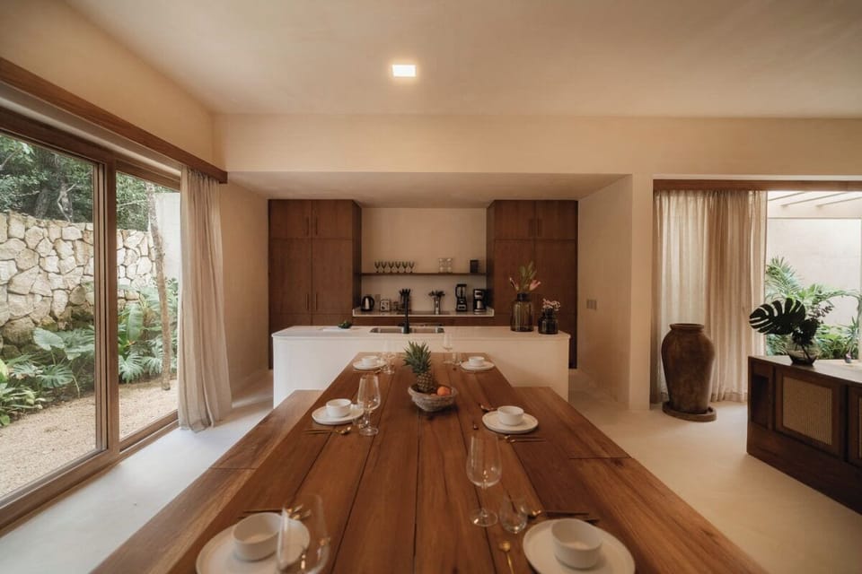 Luxury Villa, Private Pool, Hill View | Dining room