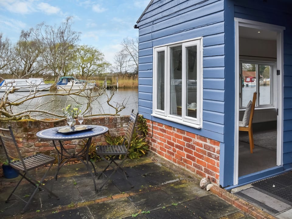 Sitting-out-area | Riverside Retreat, Beccles