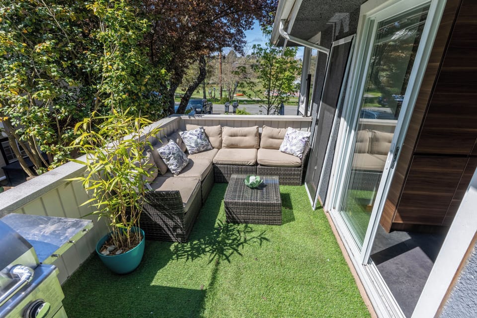 Sit back and relax on the private patio with garden and park views.