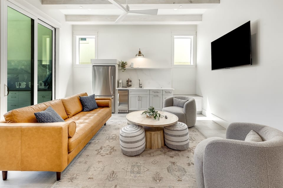 Luxury home for rent in Frangista Beach with ​a large rooftop​ patio.  This home offers gulf views, ​a private pool and hot tub, ​a  6 seater golf cart and ​"seasonal​" beach ​chair and umbrella set-ups at Hollywood Street.