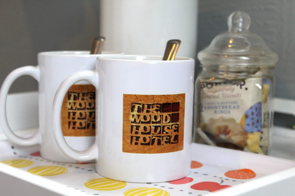 Deluxe Double Room, Balcony (Four Poster) | Free cribs/infant beds, free WiFi, bed sheets