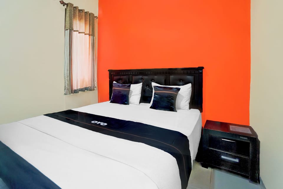 Standard Double Room | Desk, free WiFi, bed sheets