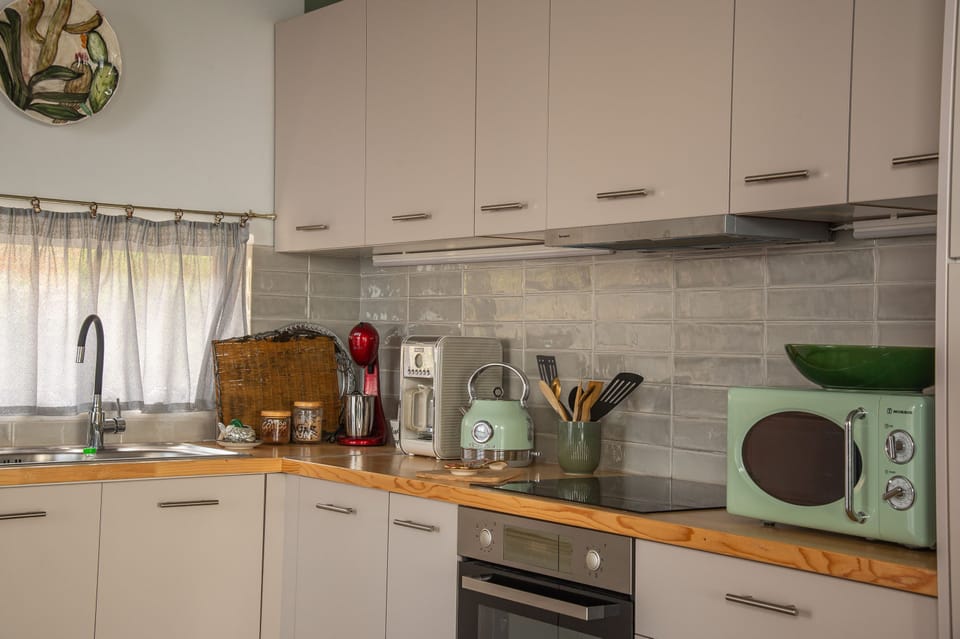 House | 2 bedrooms, desk, soundproofing