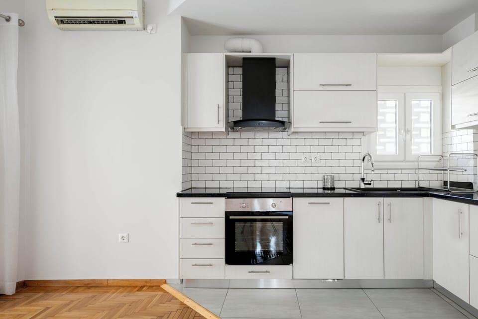 Apartment, 1 Double Bed, Kitchen, City View | Private kitchen | Full-size fridge, oven, stovetop, espresso maker