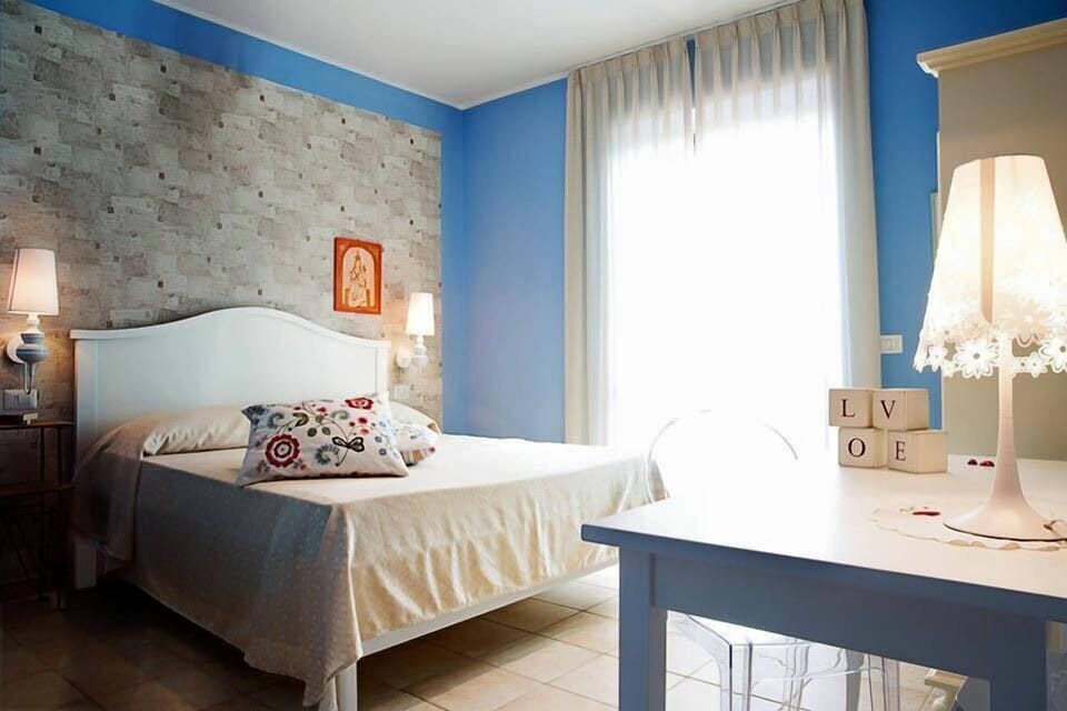 Standard Room | Minibar, desk, soundproofing, free cribs/infant beds