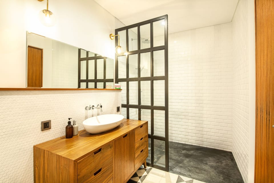 Bodhisatva in Pererenan Villa in North Kuta