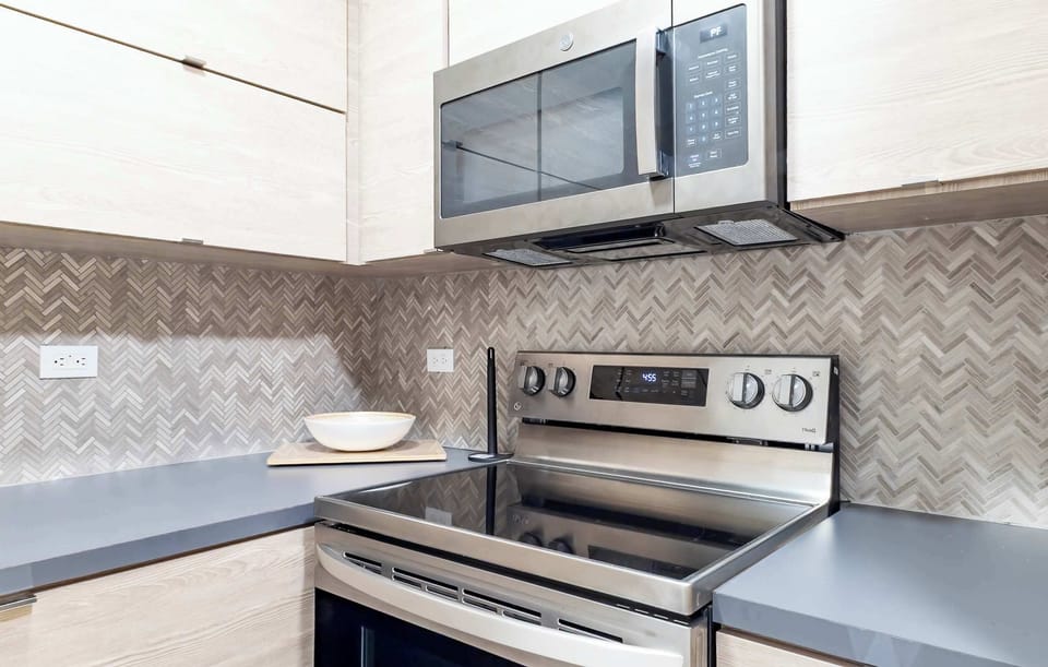 Kitchen with Oven