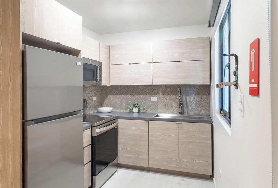 Kitchen with Oven