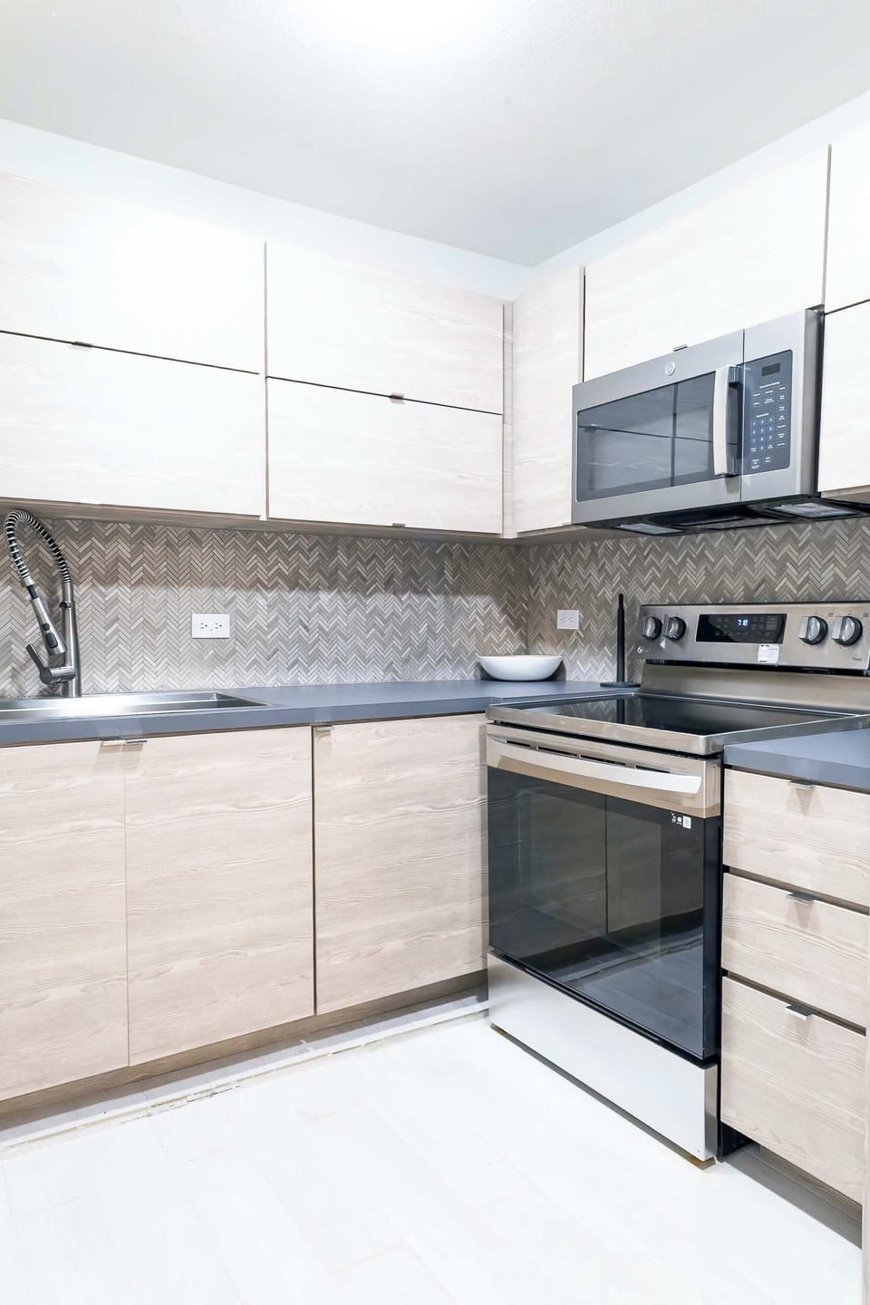 Kitchen with Oven