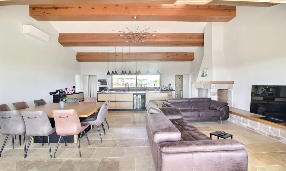 House | 4 bedrooms, Internet