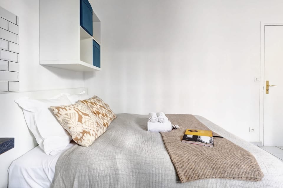 All bedding and linens are provided and you'll find the bed made on arrival