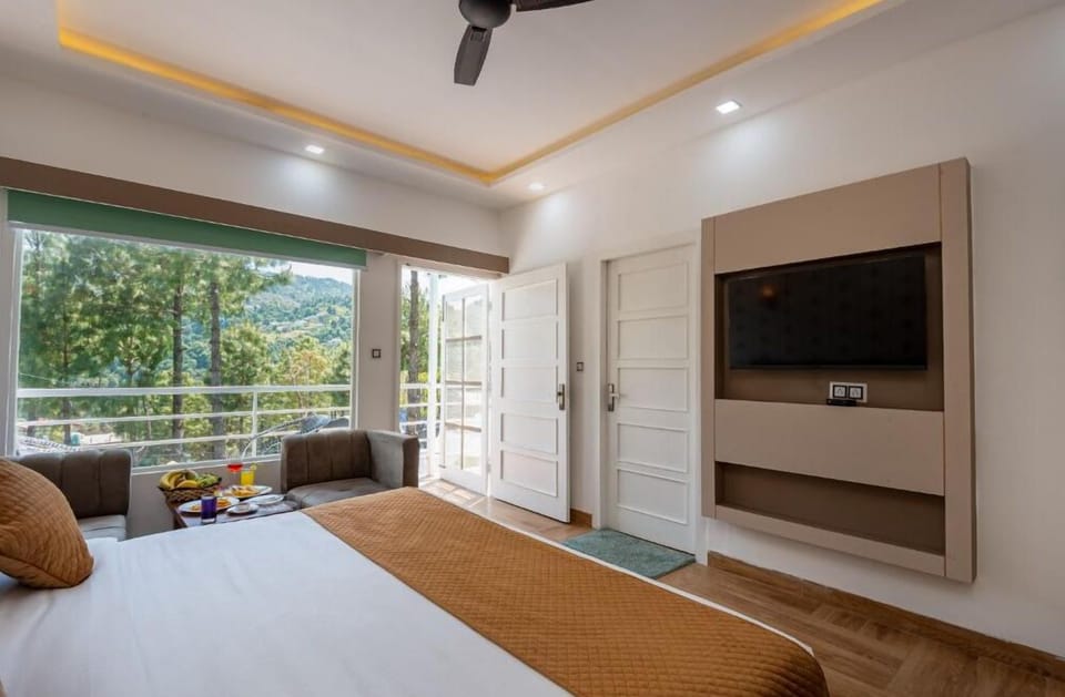 Luxury Cottage, Valley View | Television