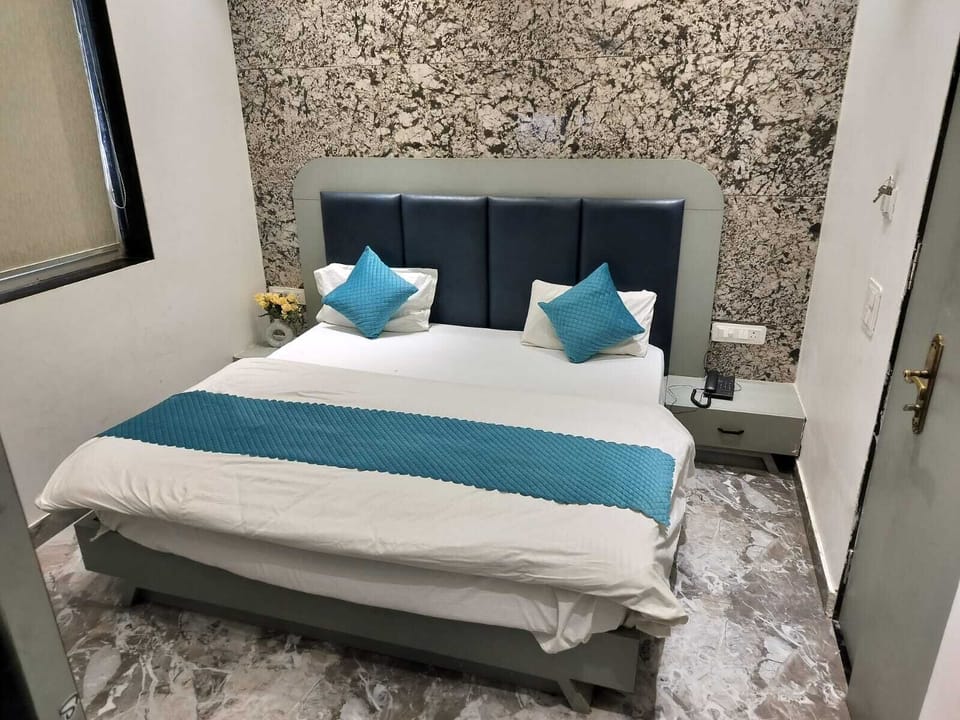 Deluxe Double Room | Laptop workspace, WiFi (free)