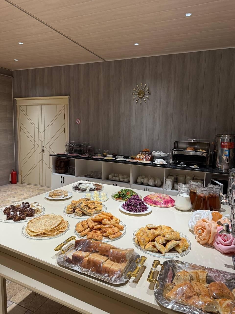 Daily buffet breakfast for a fee