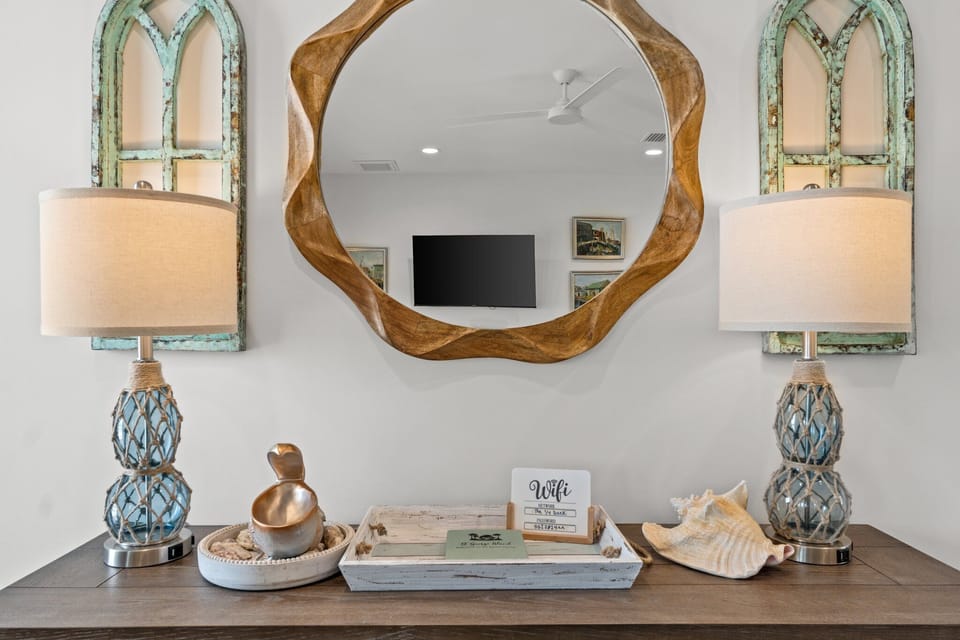 Living Area Entry Table