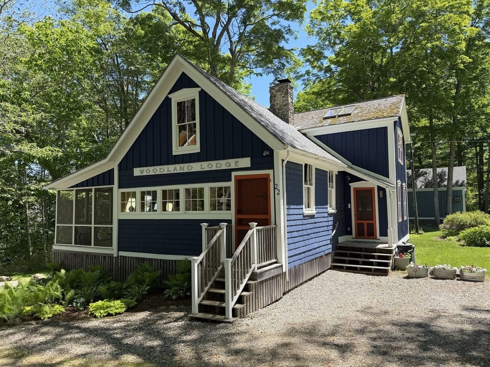 View of Woodland Lodge from the street