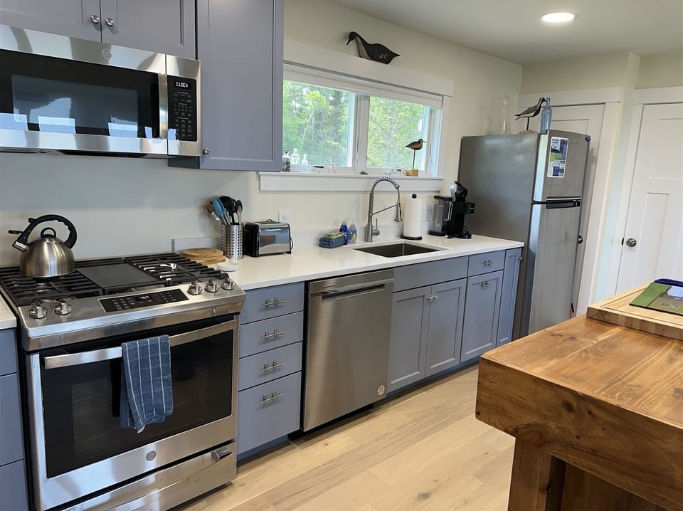 Updated Kitchen with New Appliances