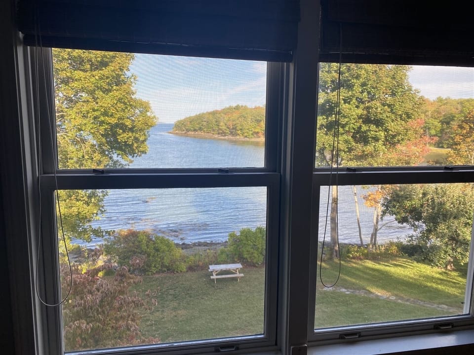 Primary Queen View