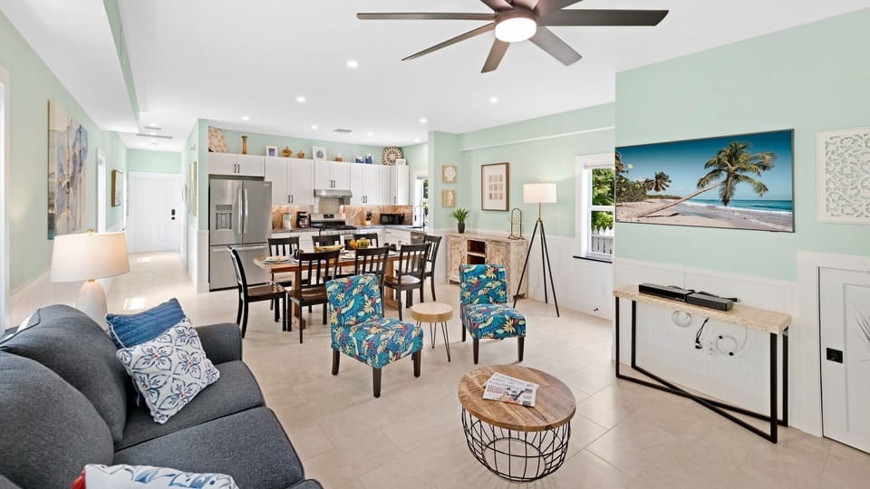 Casita 2 - Living & Dining Room...