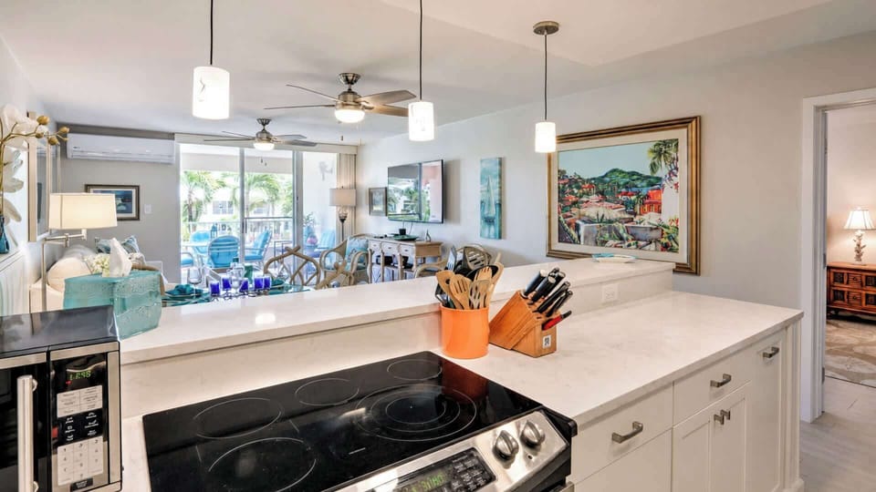 Fully equipped kitchen