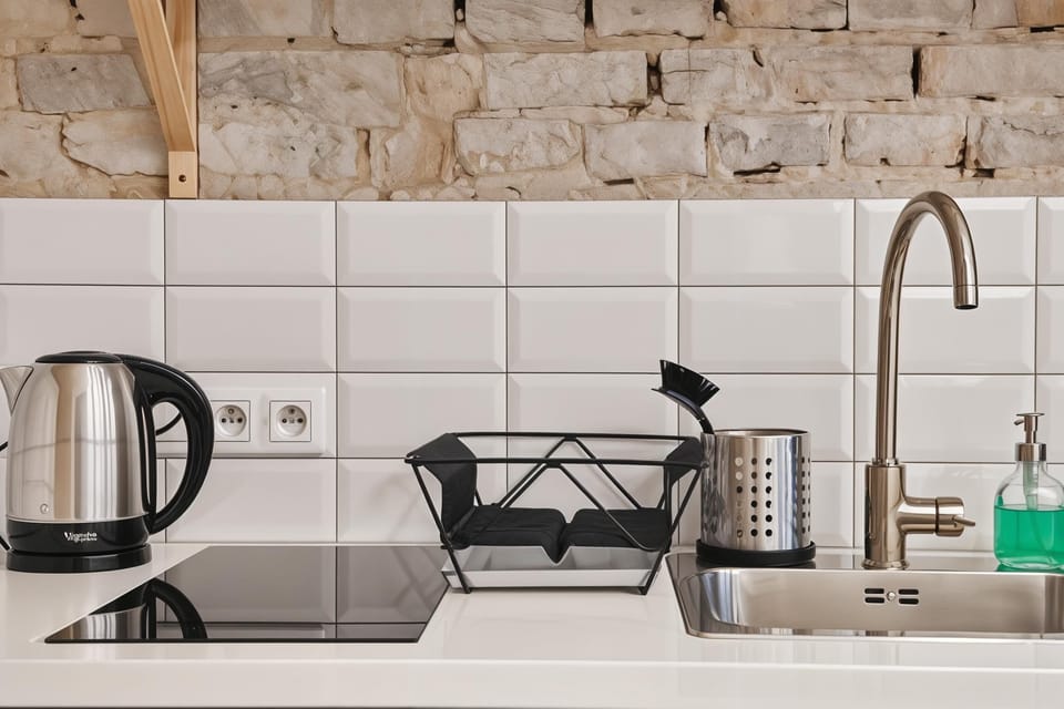 Comfort Apartment, City View | Private kitchen | Electric kettle