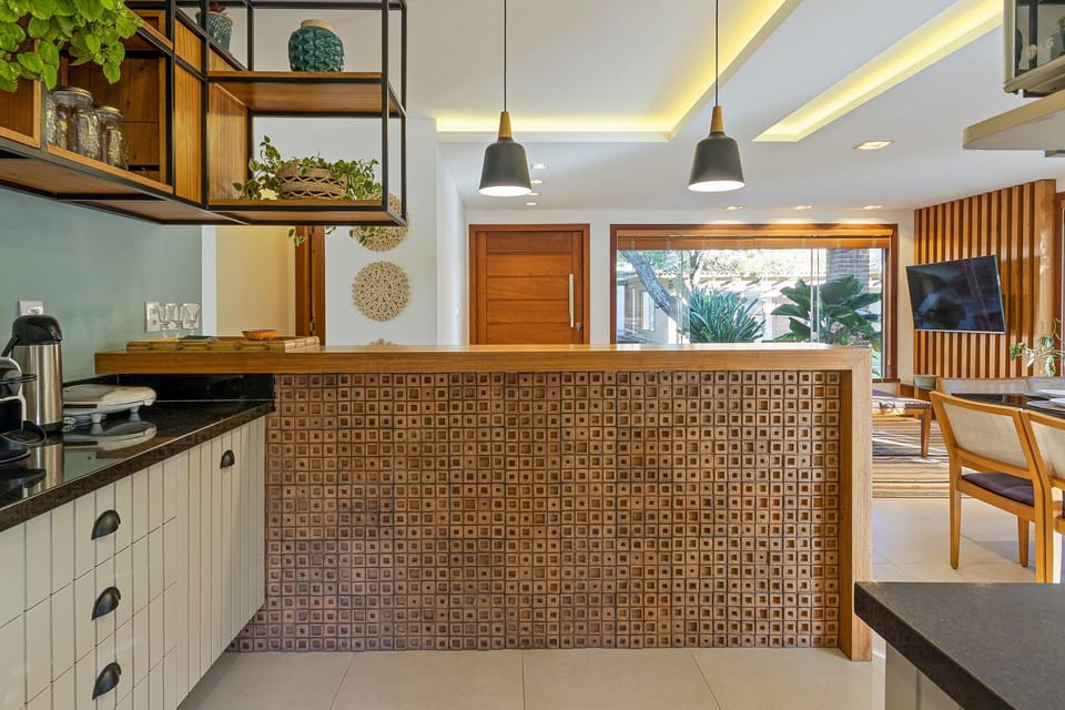 Deluxe House, 4 Bedrooms, Air conditioning | Private kitchen | Microwave, oven, stovetop, cookware/dishes/utensils