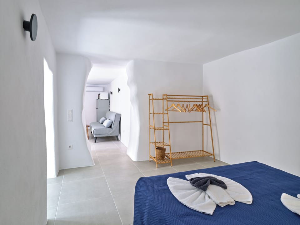 House, Mountain View | 1 bedroom, blackout drapes, iron/ironing board, travel crib