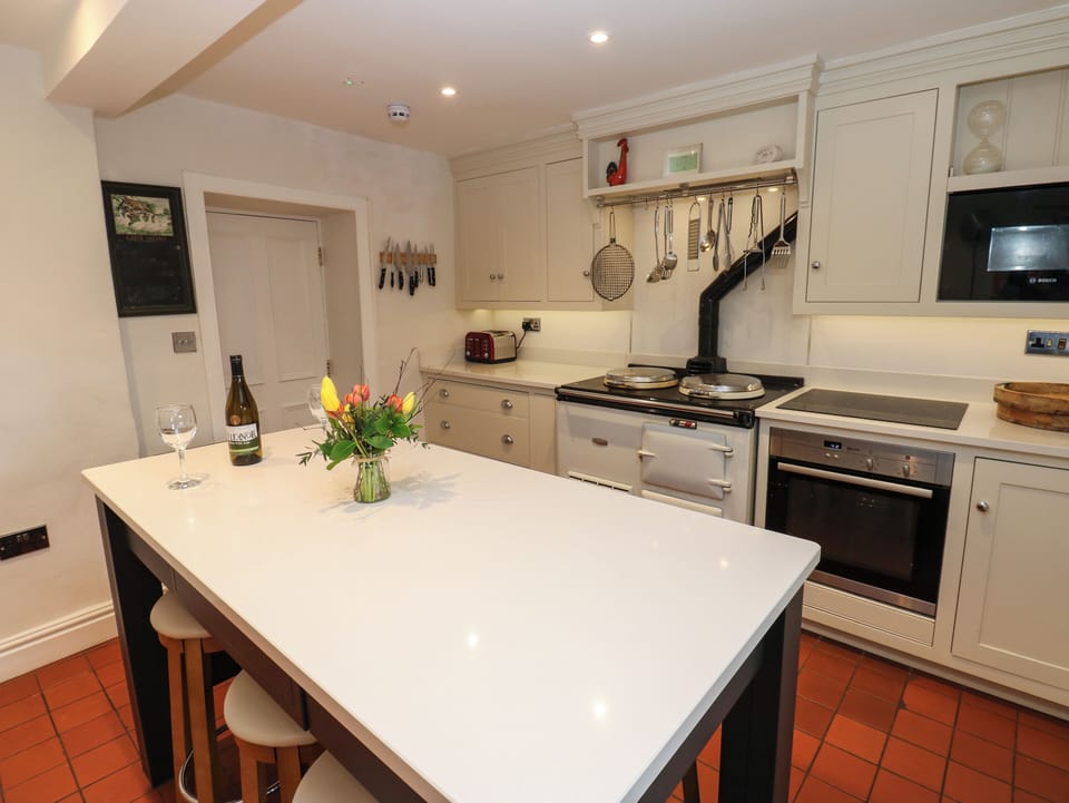 Dishwasher, cookware/dishes/utensils