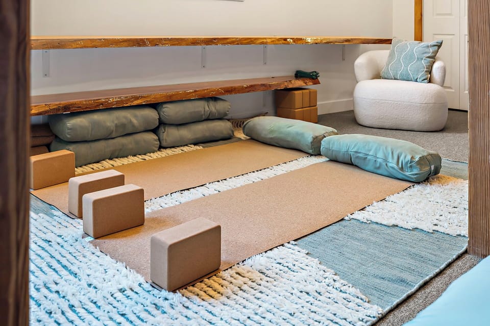 Snuggle up in this dreamy haven! With fluffy pillows and cozy linens, it's the perfect spot to unwind after a long day.